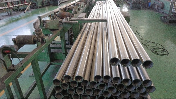 为什么在不锈钢管焊接的时候需要加氮气呢？