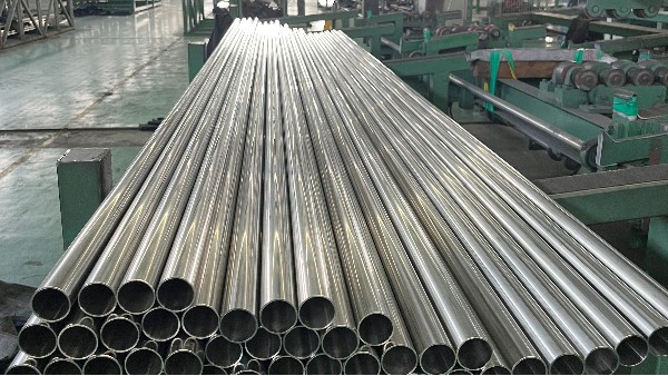 不锈钢管材从家具管到汽车配件管的结构美学