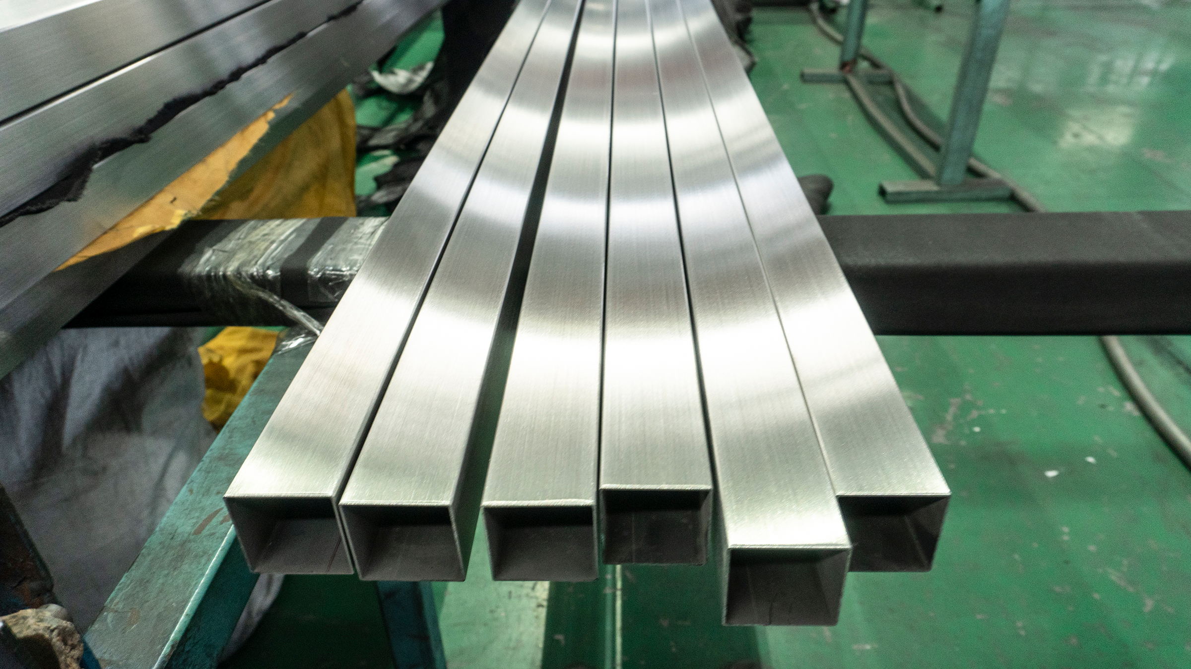 拉丝处理后的304不锈钢管还防锈吗？